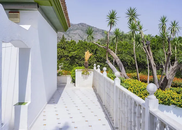 Cubo's Galemar Pool & Padel