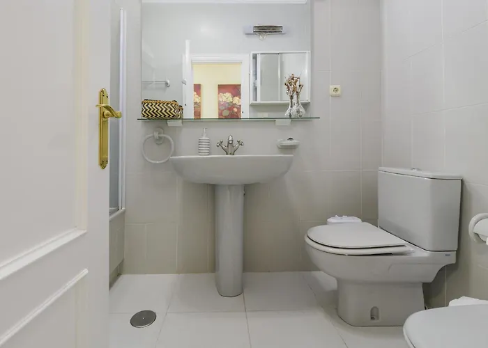 Cubo's Galemar Pool & Padel