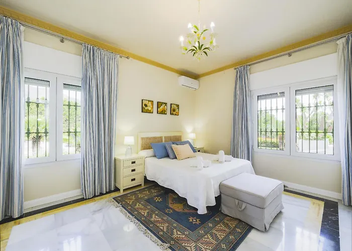 Villa Cubo's Galemar Pool & Padel *