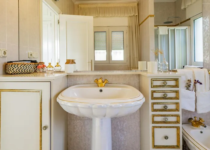 Cubo's Galemar Pool & Padel Villa Torremolinos