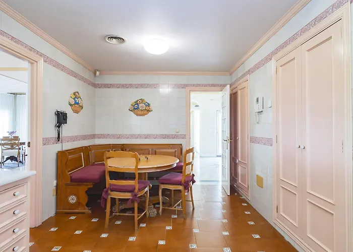 Villa Cubo's Galemar Pool & Padel Torremolinos