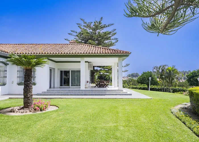 Cubo's Galemar Pool & Padel