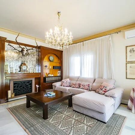 Cubo's Galemar Pool & Padel Villa *