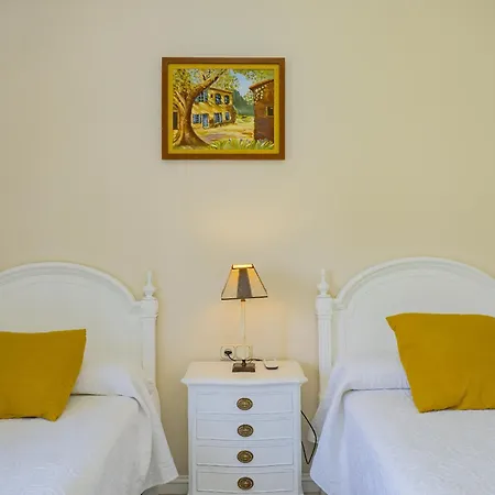 Cubo's Galemar Pool & Padel * Торремолінос