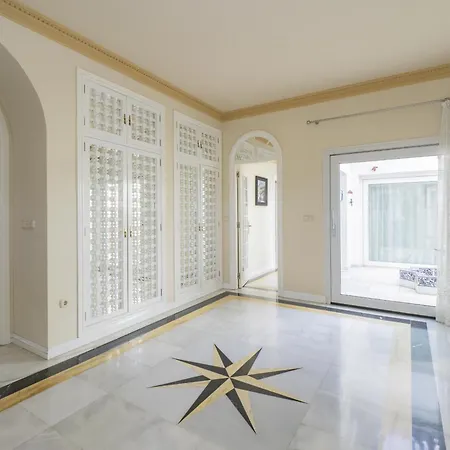 Willa Cubo's Galemar Pool & Padel *