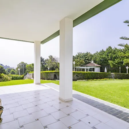 Cubo's Galemar Pool & Padel