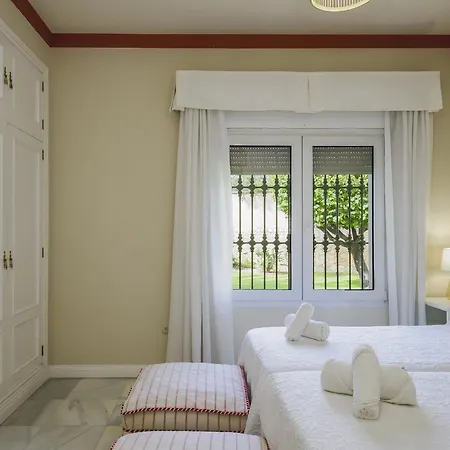 Cubo's Galemar Pool & Padel Willa