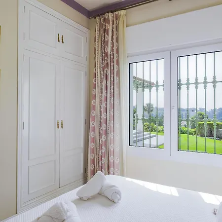 Willa Cubo's Galemar Pool & Padel Torremolinos