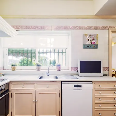 Cubo's Galemar Pool & Padel * Torremolinos