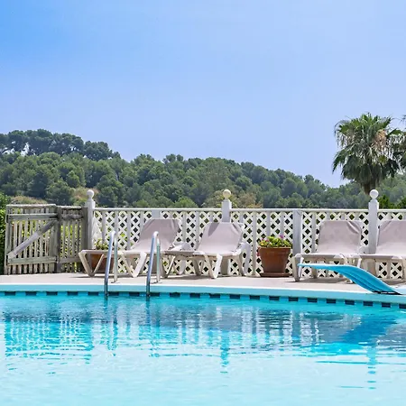 Cubo's Galemar Pool & Padel *