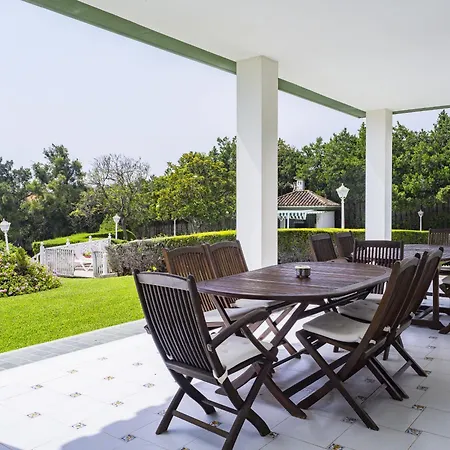 Cubo's Galemar Pool & Padel