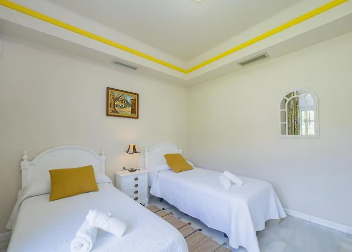 Cubo's Galemar Pool & Padel Villa