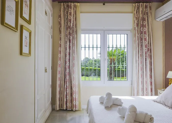 Villa Cubo's Galemar Pool & Padel Torremolinos