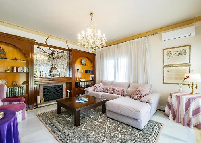 Cubo's Galemar Pool & Padel Villa *