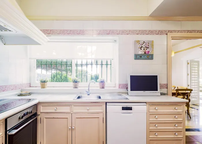 Cubo's Galemar Pool & Padel * Torremolinos