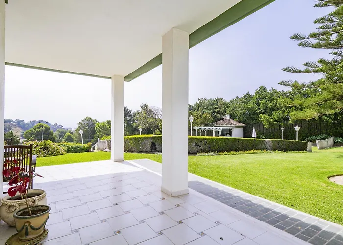 Cubo's Galemar Pool & Padel