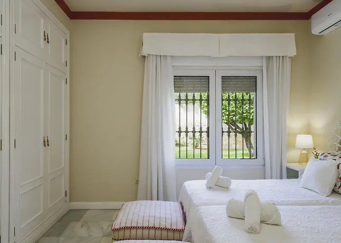 Cubo's Galemar Pool&padel Villa