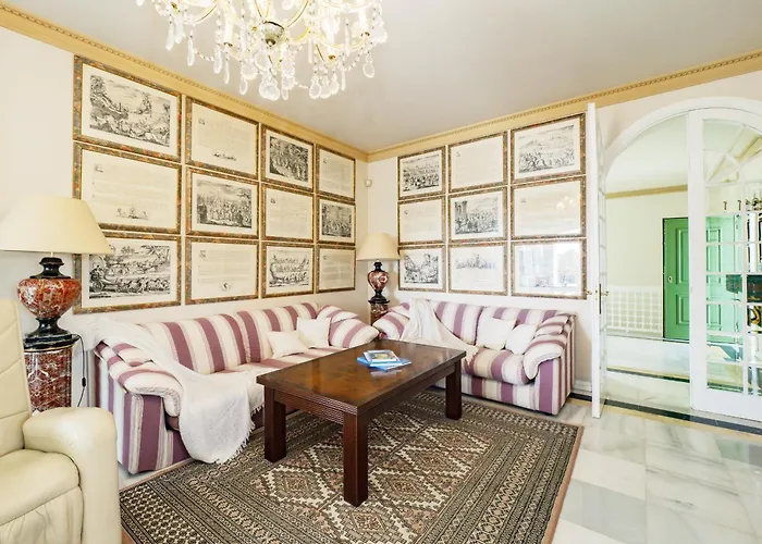 Cubo's Galemar Pool&padel Villa *