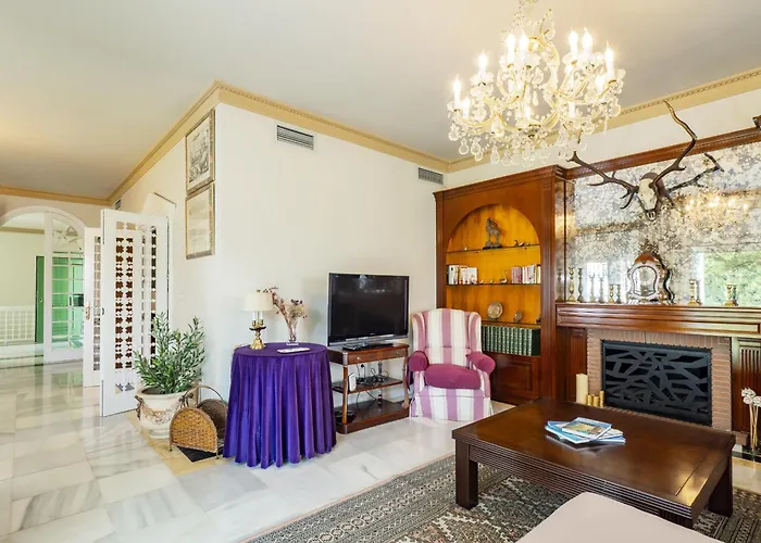 Cubo's Galemar Pool&padel Villa *